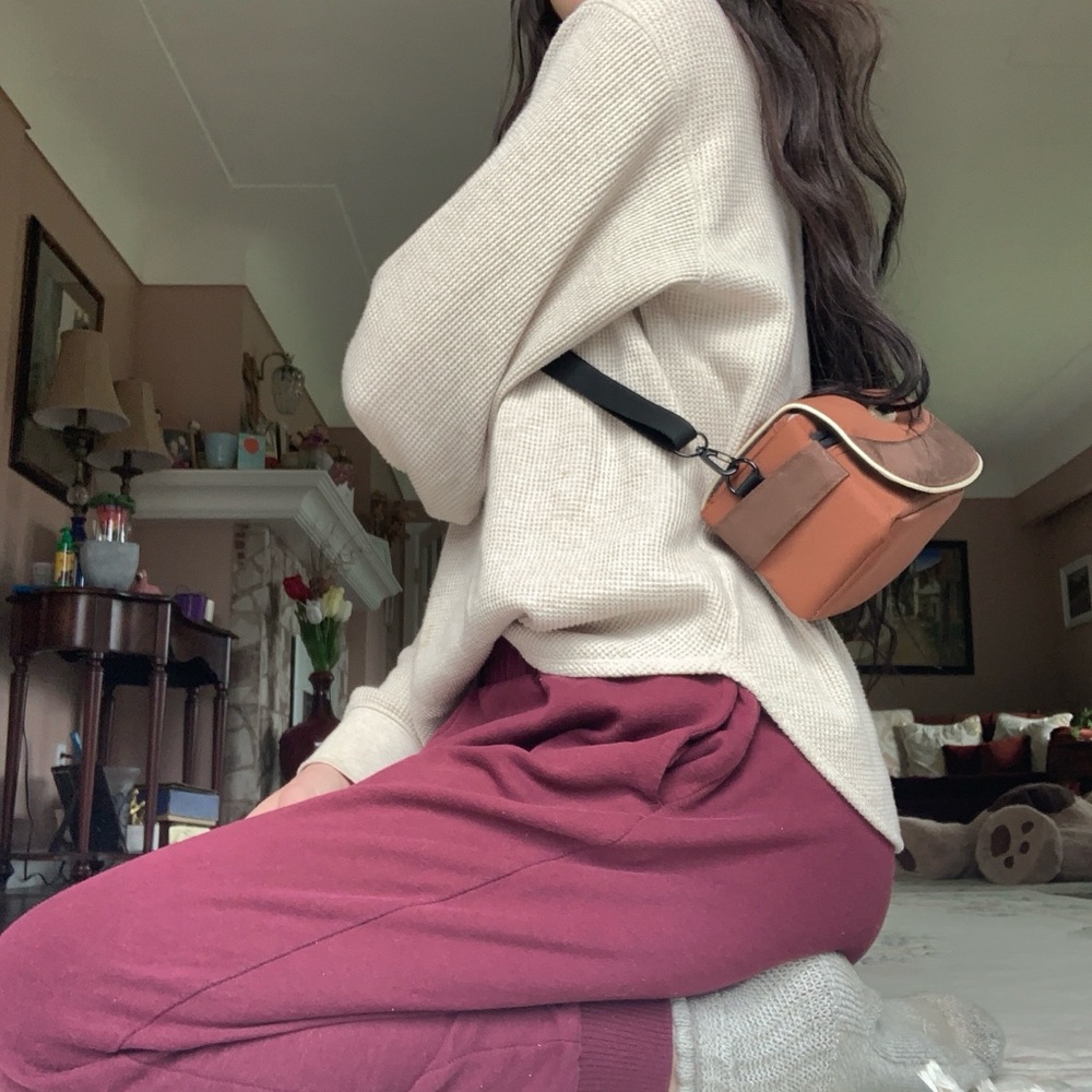 NWOT Roots mini camera bag - Picture 12 of 12